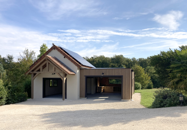 Atelier et garage en ossature bois réalisé par Lo-Cal House dans le Lot